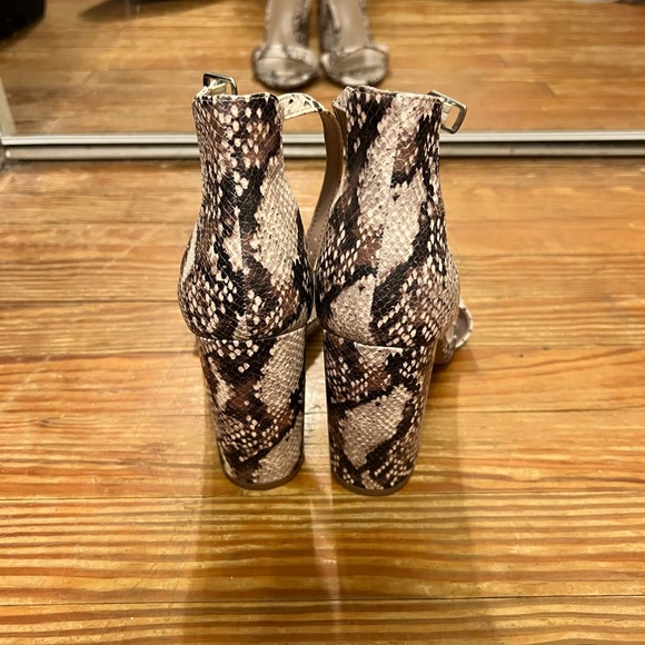 Heels - Picture 2 of 4